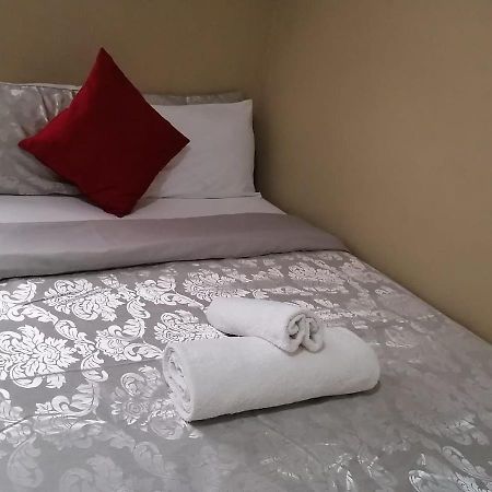 Royal Lodge Witbank Esterno foto