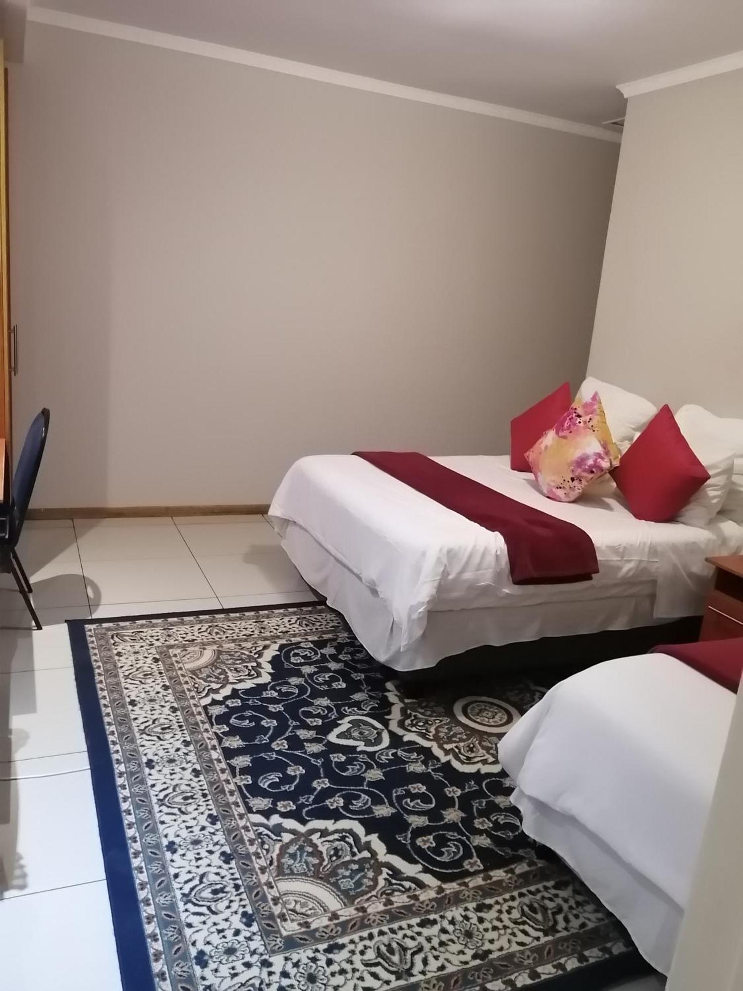 Royal Lodge Witbank Esterno foto